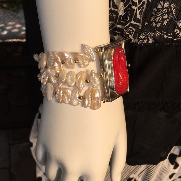 Pearl Bracelet of Guanyin (Kwan yin) in Coral - Picture 3 of 6